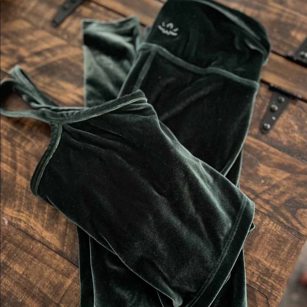 Beyond yoga forest green velvet set. Worn one time.